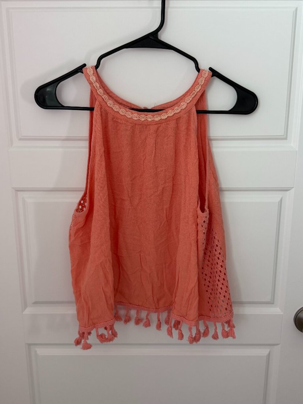 Miss Me Coral Boho Tassel Tank Top Women’s Size Small Crochet Lace Festival Summ